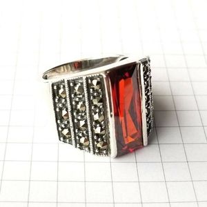 Marcasite garnet chunky 925 sterling silver ring. Size 8